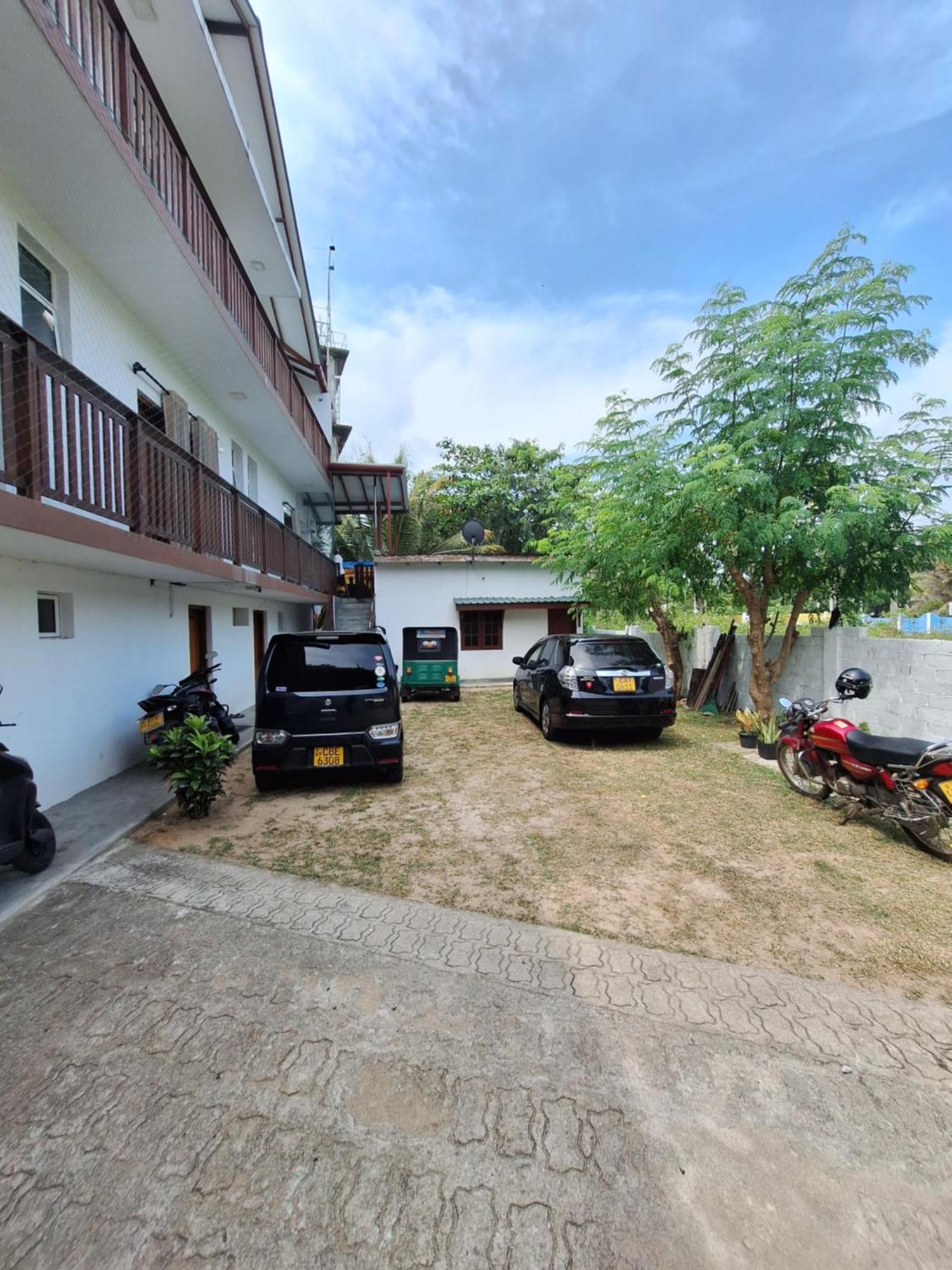 Baden Beach Hotel Kalkudah  Exterior photo